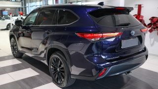 TOYOTA Highlander