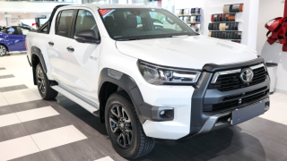 TOYOTA HILUX